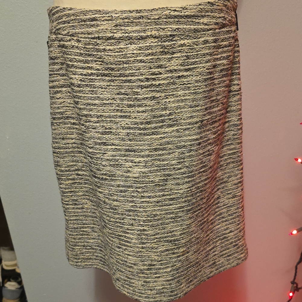 Vince Camuto Side Zip Skirt Size 4